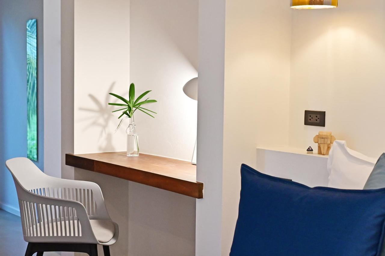 Coconut Lane Bangkok Hotel Bagian luar foto